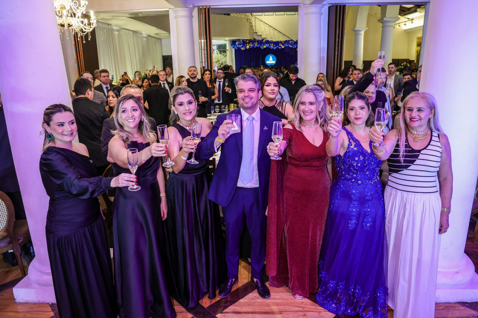 Baile de síndicos da ASSOSÍNDICOS-CE movimenta a noite de sexta-feira