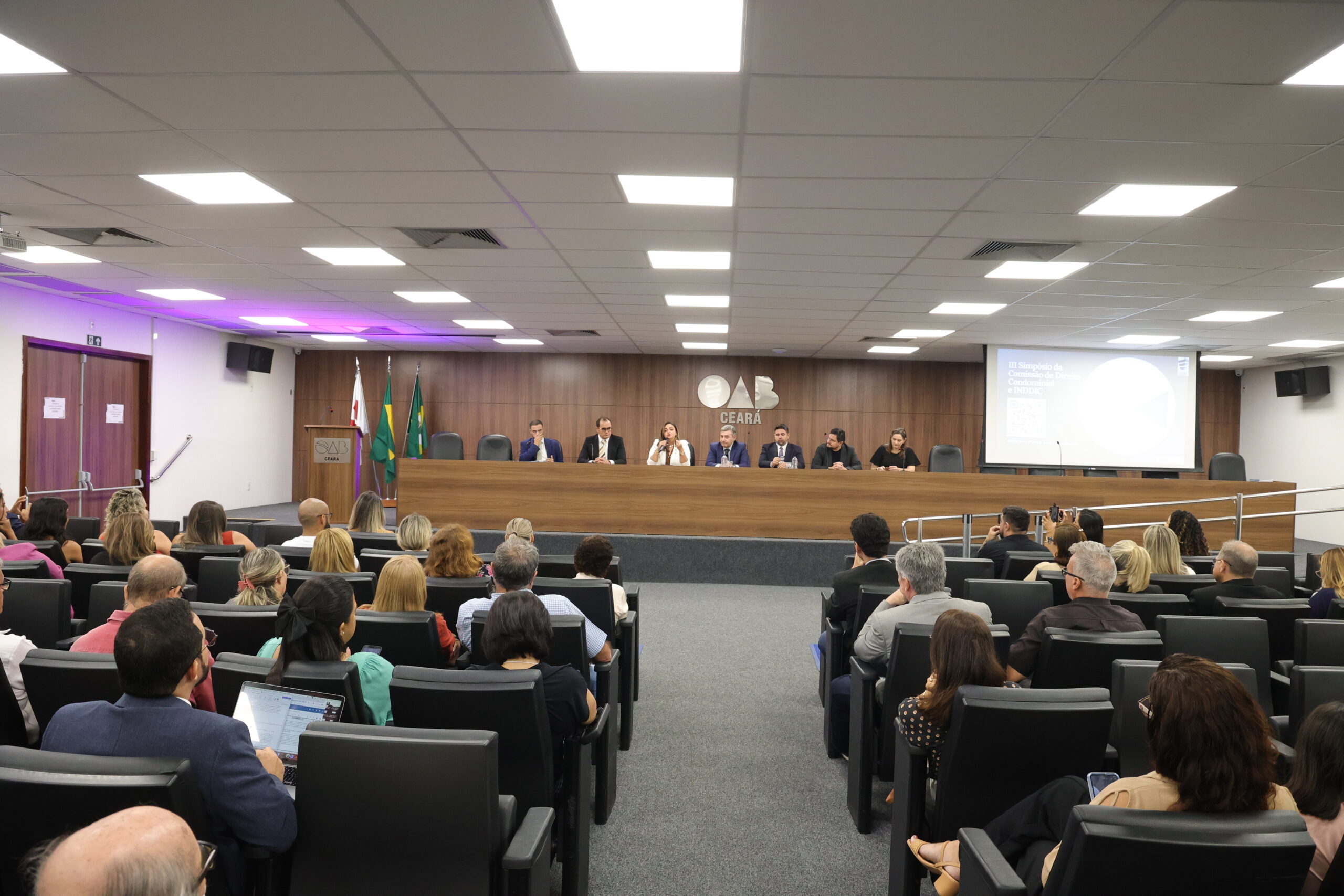 III Simposio da Comisao de Direito Condominial e INDDIC92