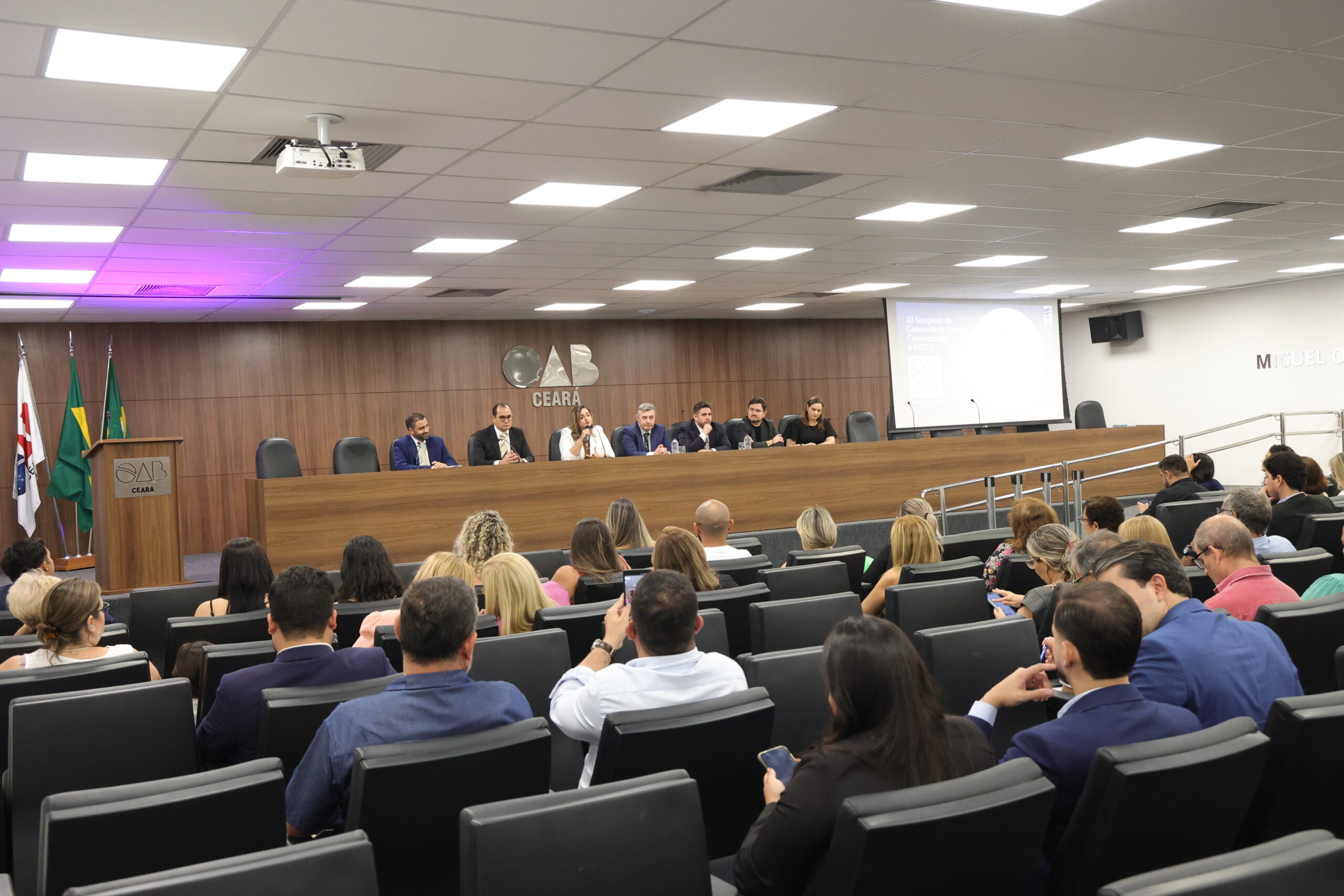 III Simposio da Comisao de Direito Condominial e INDDIC94