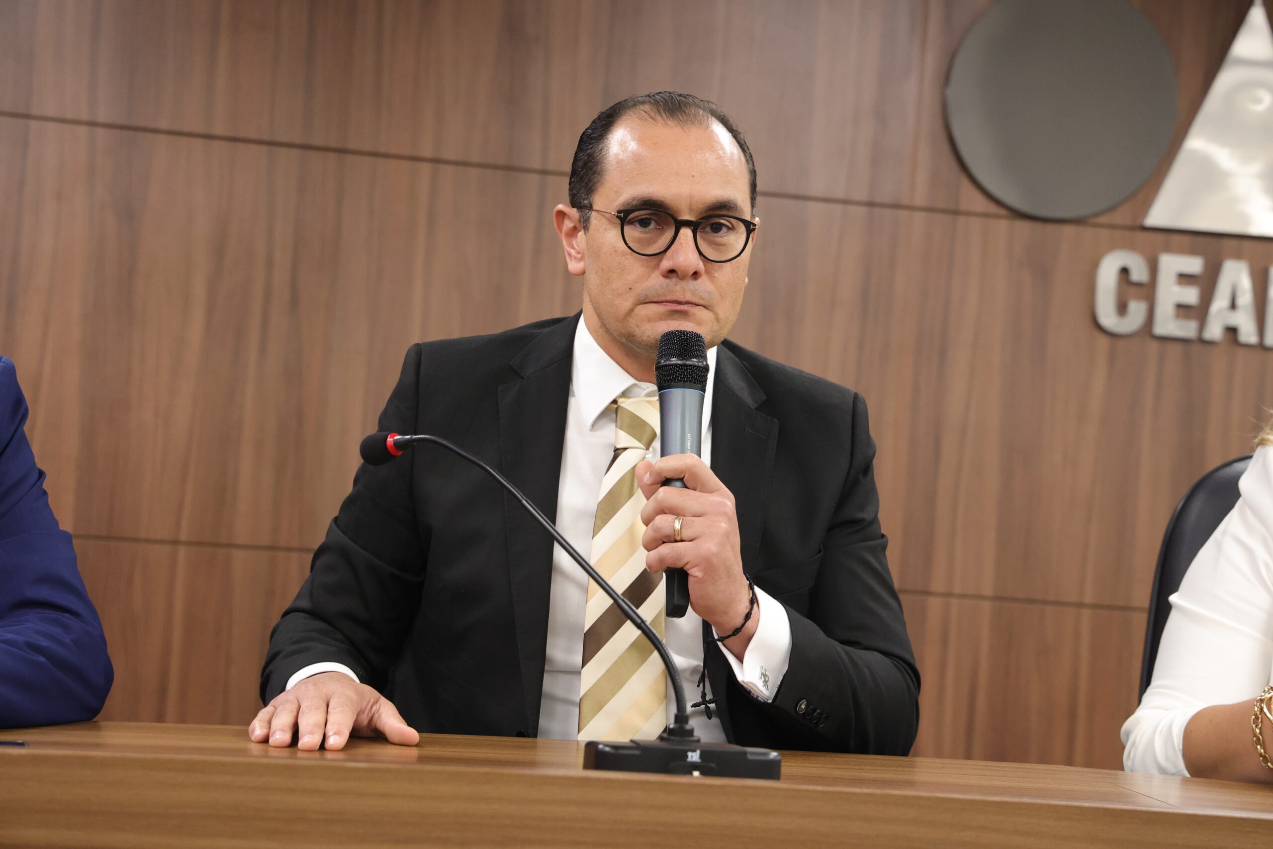 III Simposio da Comisao de Direito Condominial e INDDIC96