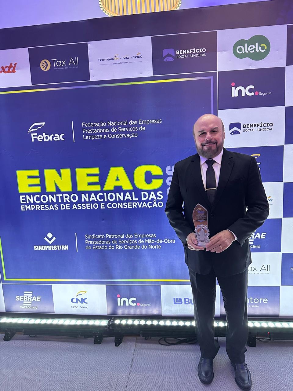 a0f12b63-4609-43d9-8948-01b188ec27b9