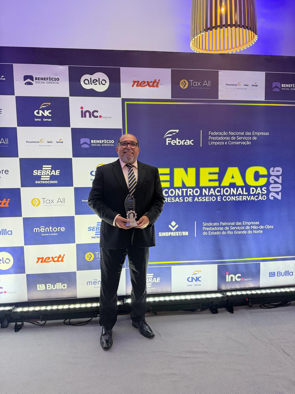 Metas Serviços conquista Prêmio Qualidade da FEBRAC no ENEAC